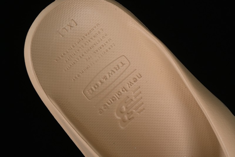 New Balance NB x TAW&TOE Collaboration Ultra-Soft Cloud Cushion Sandals - SD5601GMU
