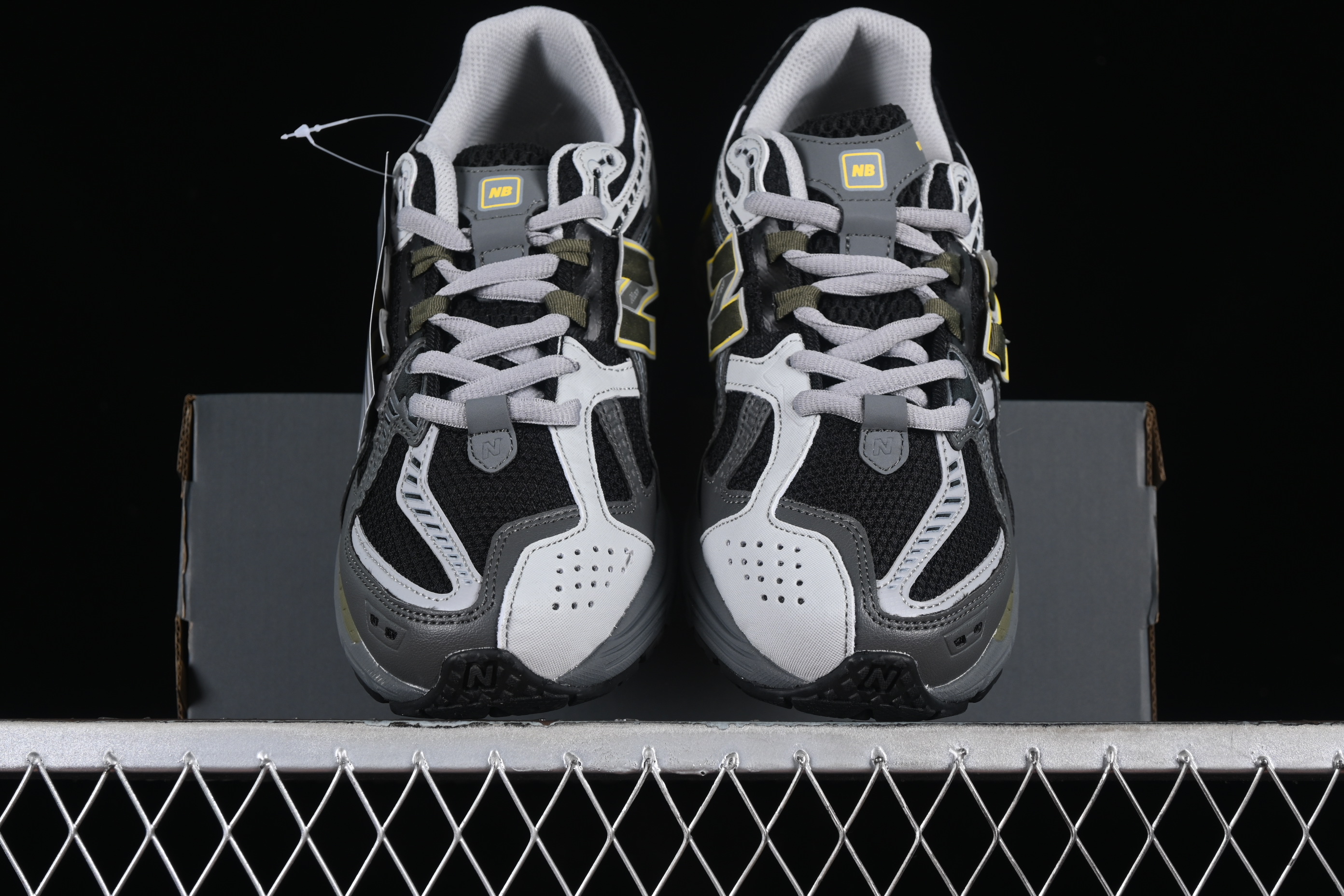 New Balance 1906 Series Retro Dad Style Casual Running Shoes - M1906NA
