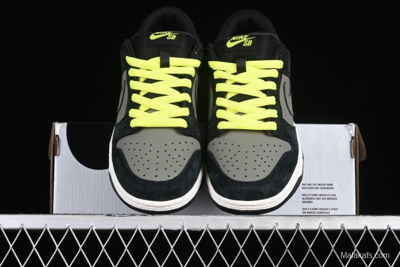 Nike Dunk Low SB Skateboarding Shoes - 302517-236