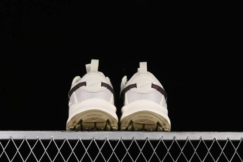 Nike TC 7900 Retro Dad Shoes with Reflective Swoosh and Cushioned Sole - DD9682-003