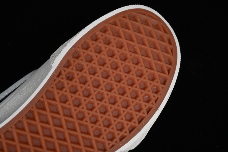 Vans Classics Knu Skool Retro Sneakers with Enlarged Toe and Thickened Trim - VN0009QCLC3