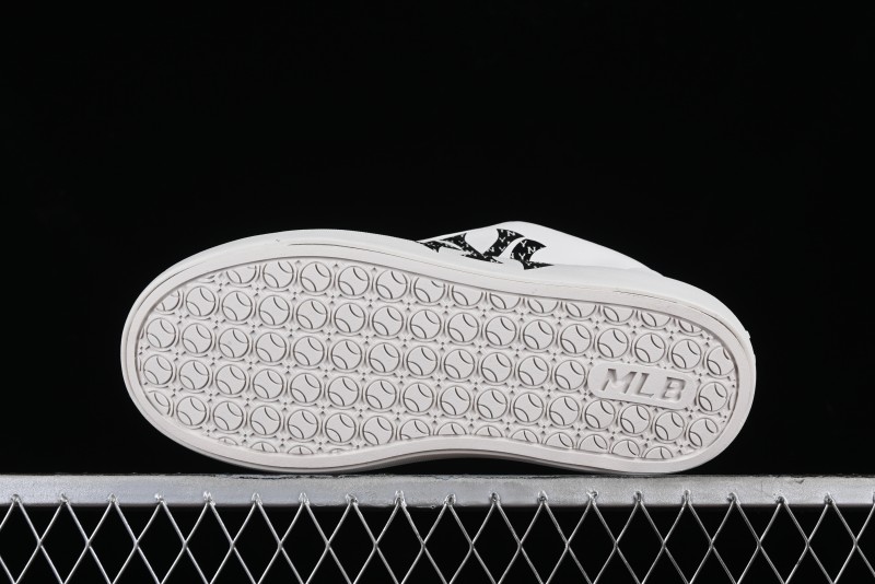 MLB Chunky Classic Base Heel Monogram Lightweight Platform Sneakers with 6cm Height Boost - 3ASXCBH4N50BKS