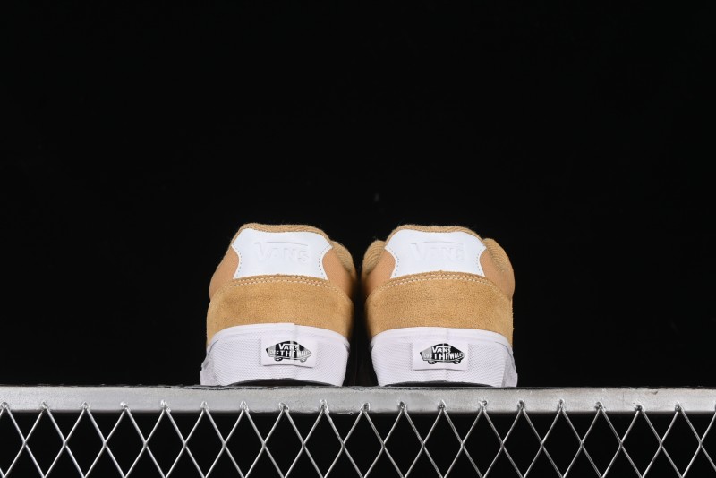 Vans Chukka Push Low-Top Skate Shoes in Beige with Slip-Resistant Sole - VN000CZW4MG