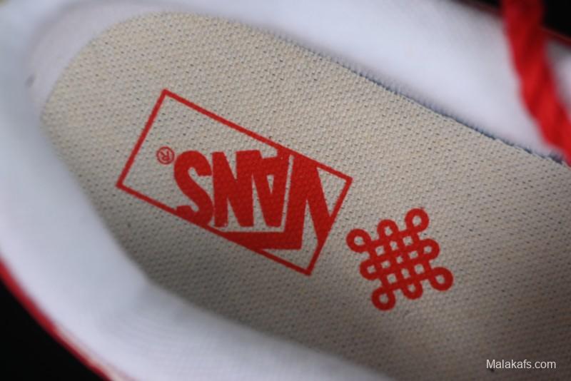 Vans Classics Knu Skool Vr3 Retro Sneakers with Enlarged Toe and Thickened Tongue - VN000CS0JV6