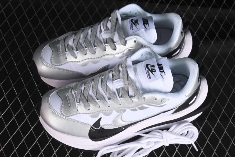 Nike Sacai VaporWaffle 3.0 Fashion Show Casual Sneakers - DD1875-201