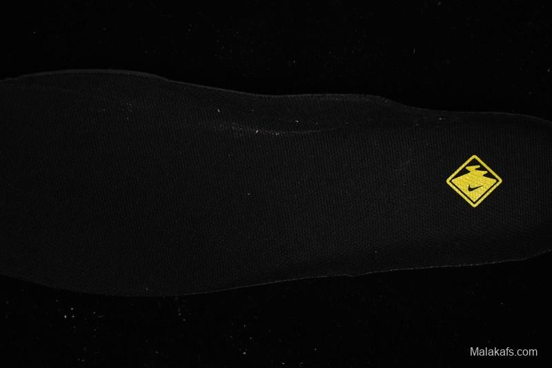 Nike Air Humara Retro Trail Running Shoes with 1990s Outdoor Style - AJ1102-001