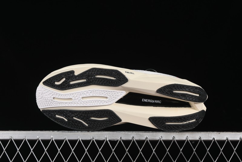 New Balance FuelCell SC Elite v4 Low-Top Running Shoes with Breathable Knit Upper and FuelCell Technology - MRCELLA4