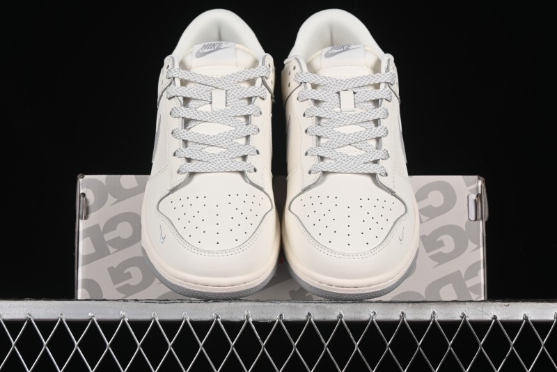 Nike SB Dunk Low Supreme The North Face Collaboration - Light Gray Reflective Swoosh Anniversary Custom Edition Low-Top Casual Skate Shoes - XX2025-628