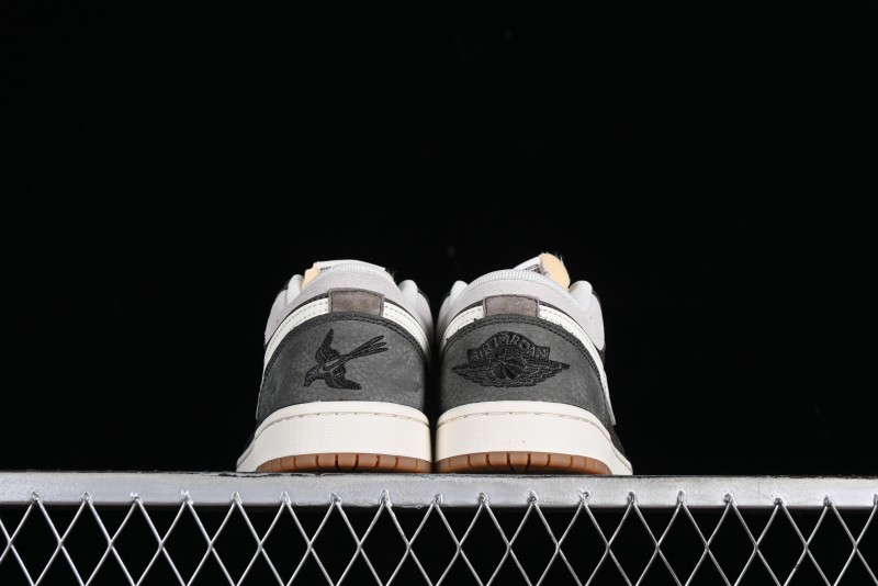Nike Air Jordan 1 Low "Snkrs Day" Casual Sneakers with Grey Toe Design - FD0399-004