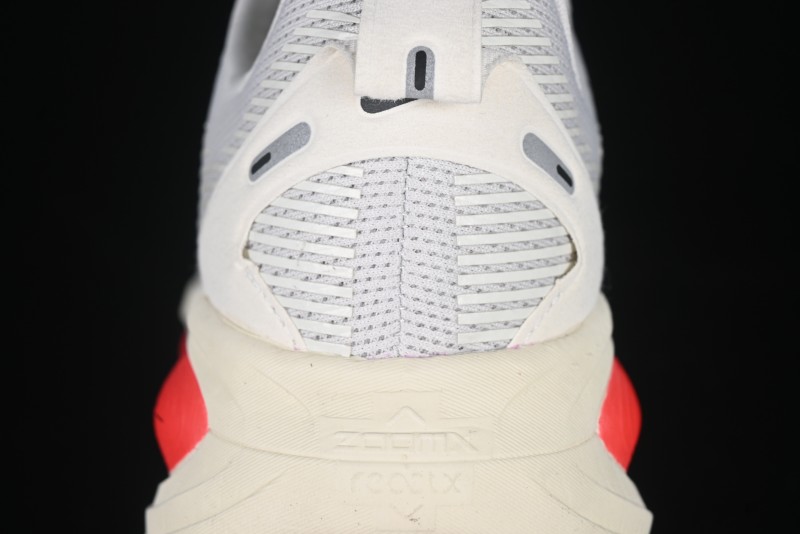 Nike Air Zoom Vomero 18 Lunar Retro Running Shoes with Built-in Zoom Air Cushion - HM6803-001