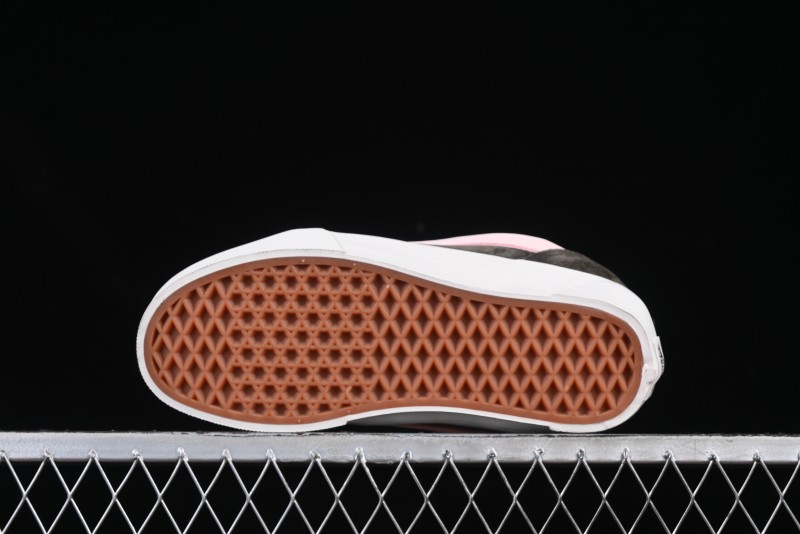 Vans Knu Skool Low-Top Retro Chunky Sneakers - VN000D75O3N