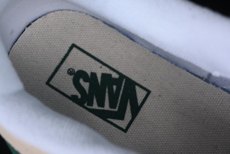 Vans Knu Skool Low-Top Retro Chunky Sneakers - VN009QCBDS