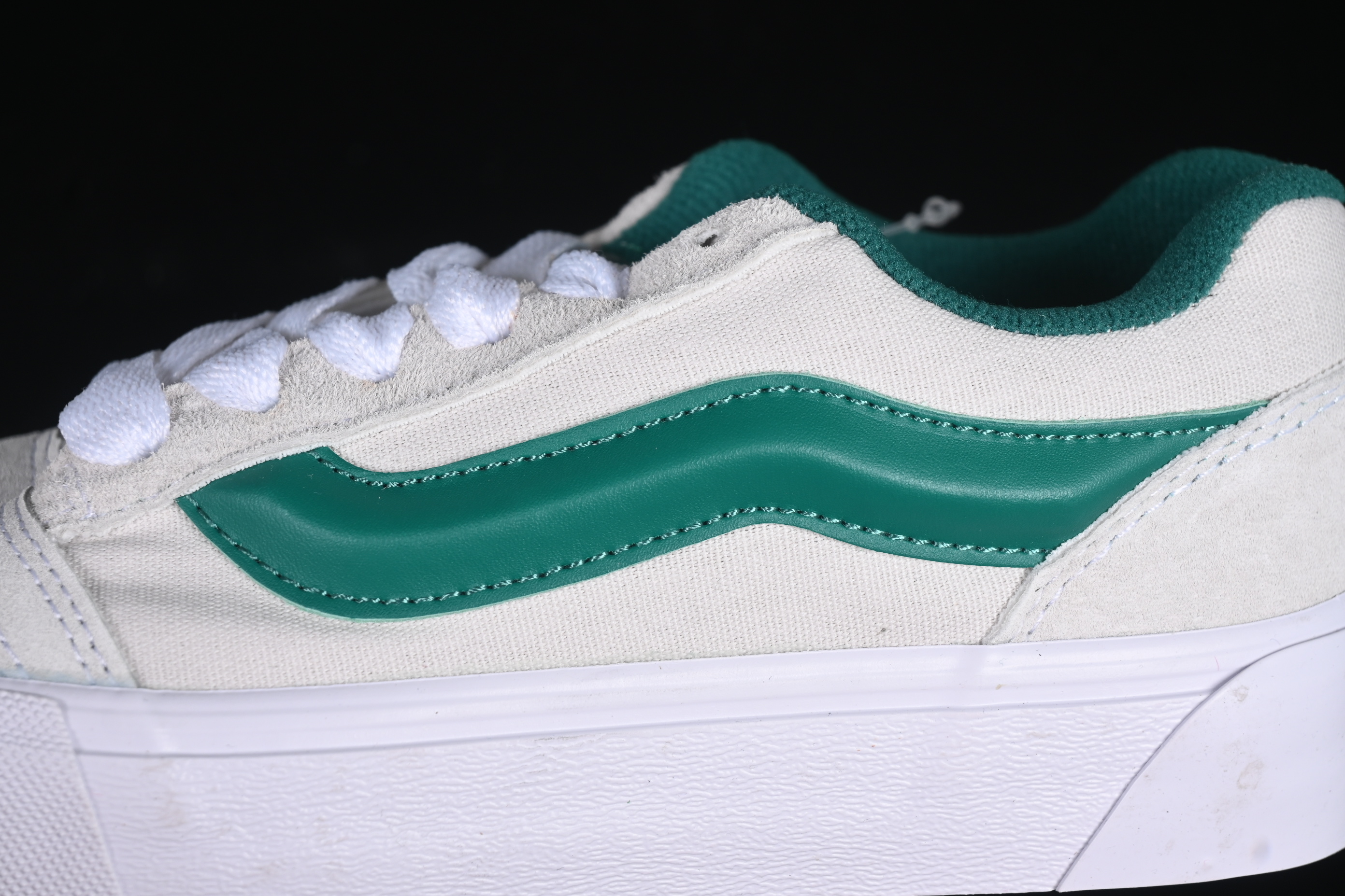 Vans Knu Skool Low-Top Retro Chunky Sneakers - VN000D6CJBG