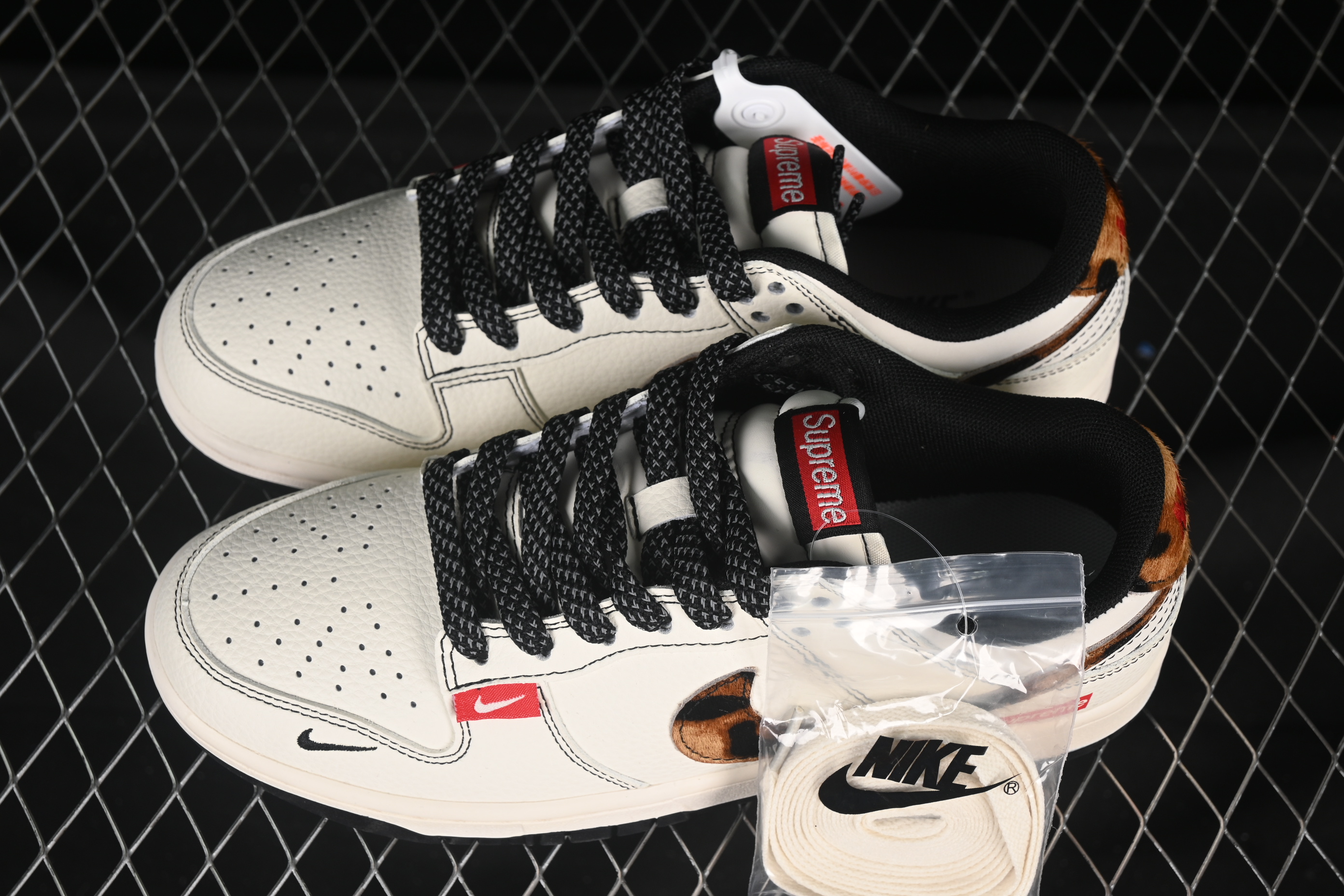Nike SB Dunk Low Supreme Collaboration Leopard Print Anniversary Custom Low-Top Casual Skate Shoes - ZH2598-269