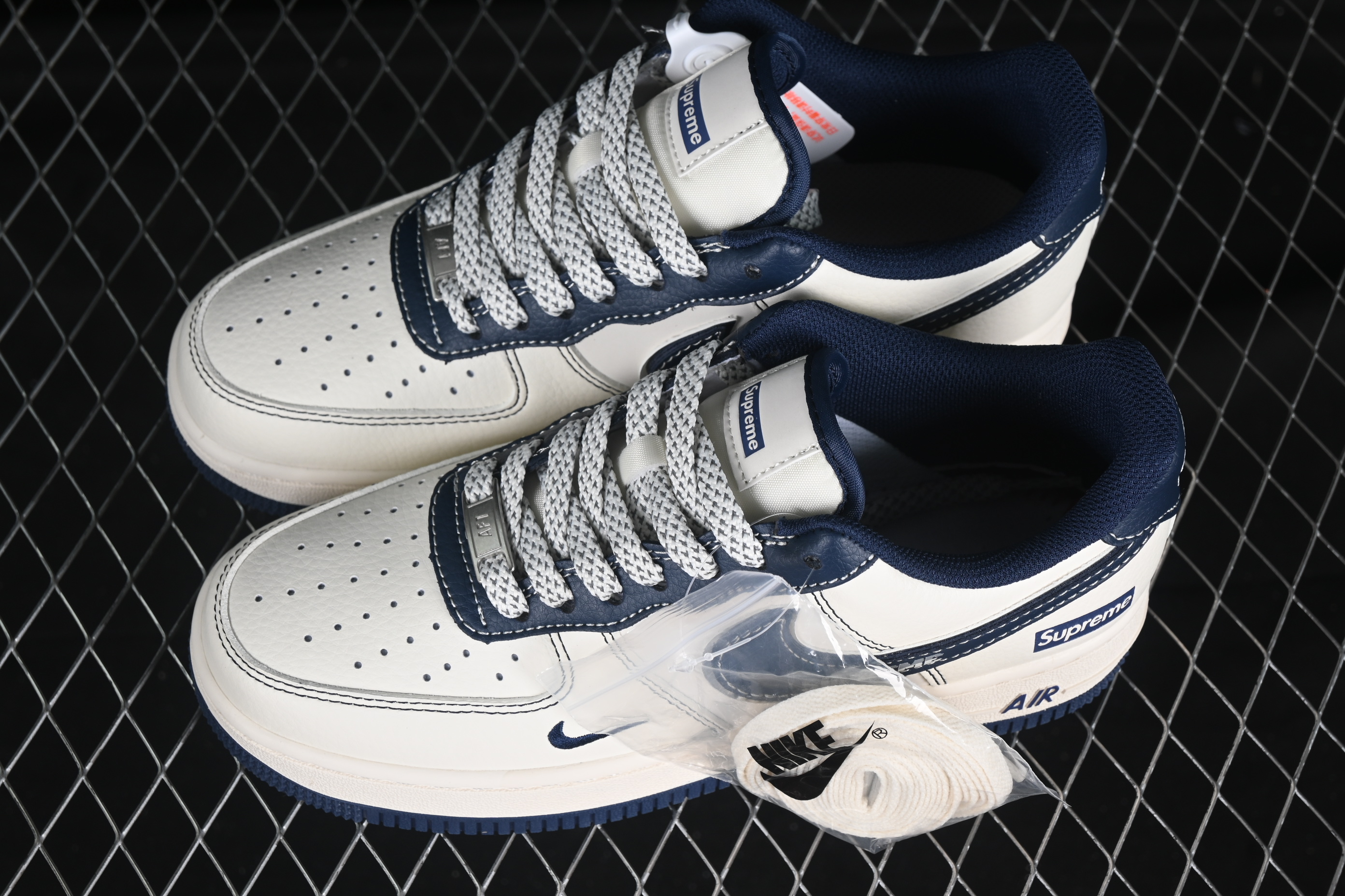 Nike Air Force 1 '07 Low Supreme Collaboration Dark Blue Swoosh Casual Sneakers - XS1958-524