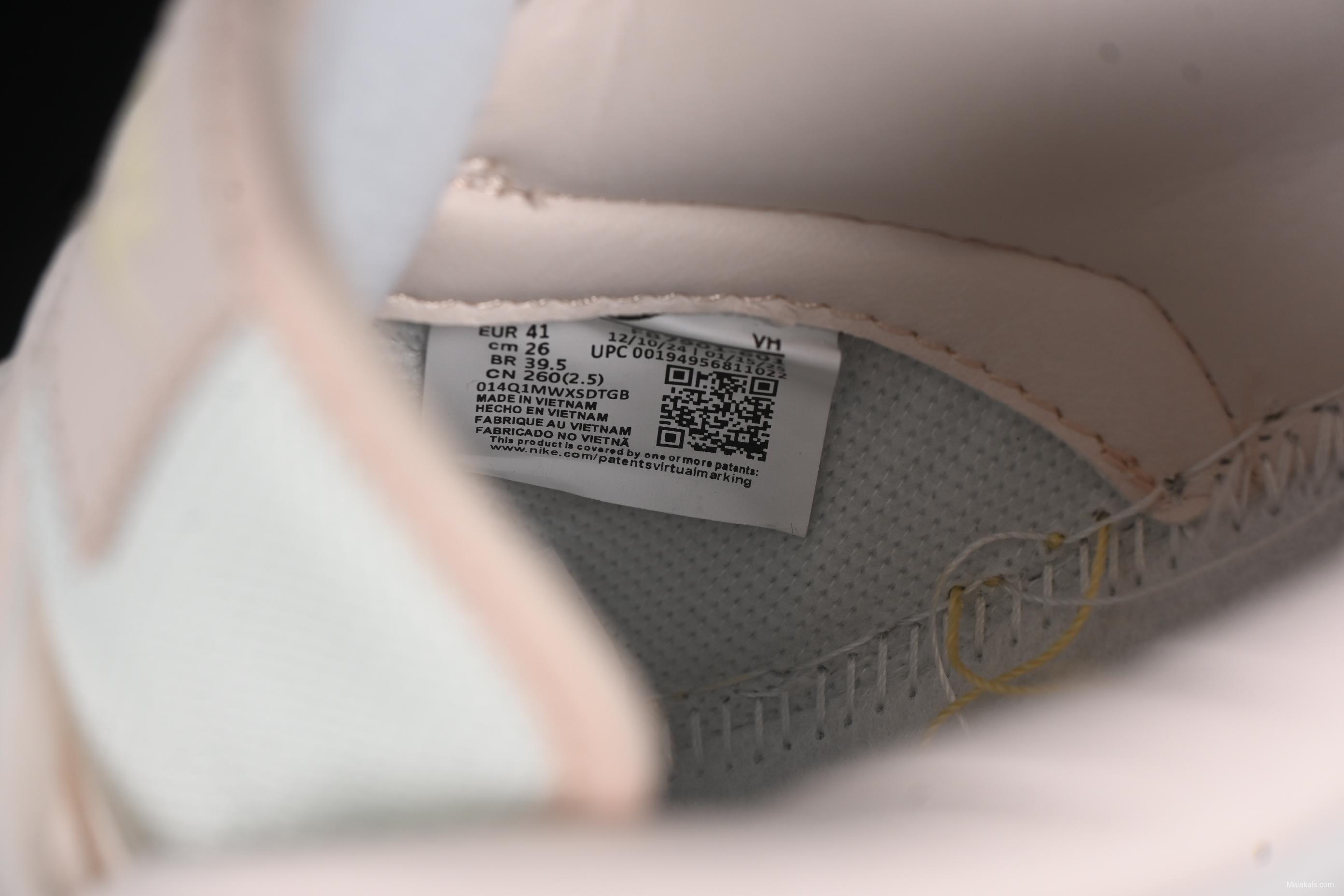 Nike SB Dunk Low White Light Pink SB Low-Top Casual Skate Shoes - FB7901-601