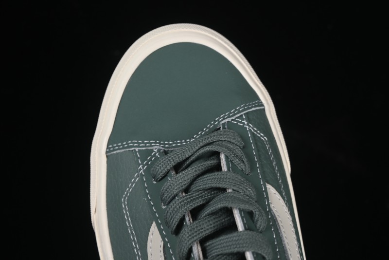 Vans Old Skool 36 Low-Top Retro Skate Shoes - VN000D57FRS