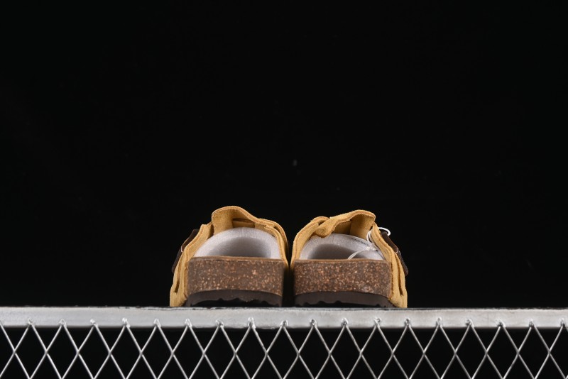 Birkenstock Arizona Soft Footbed Sandals with Suede Leather and Lambswool Lining - G.D4