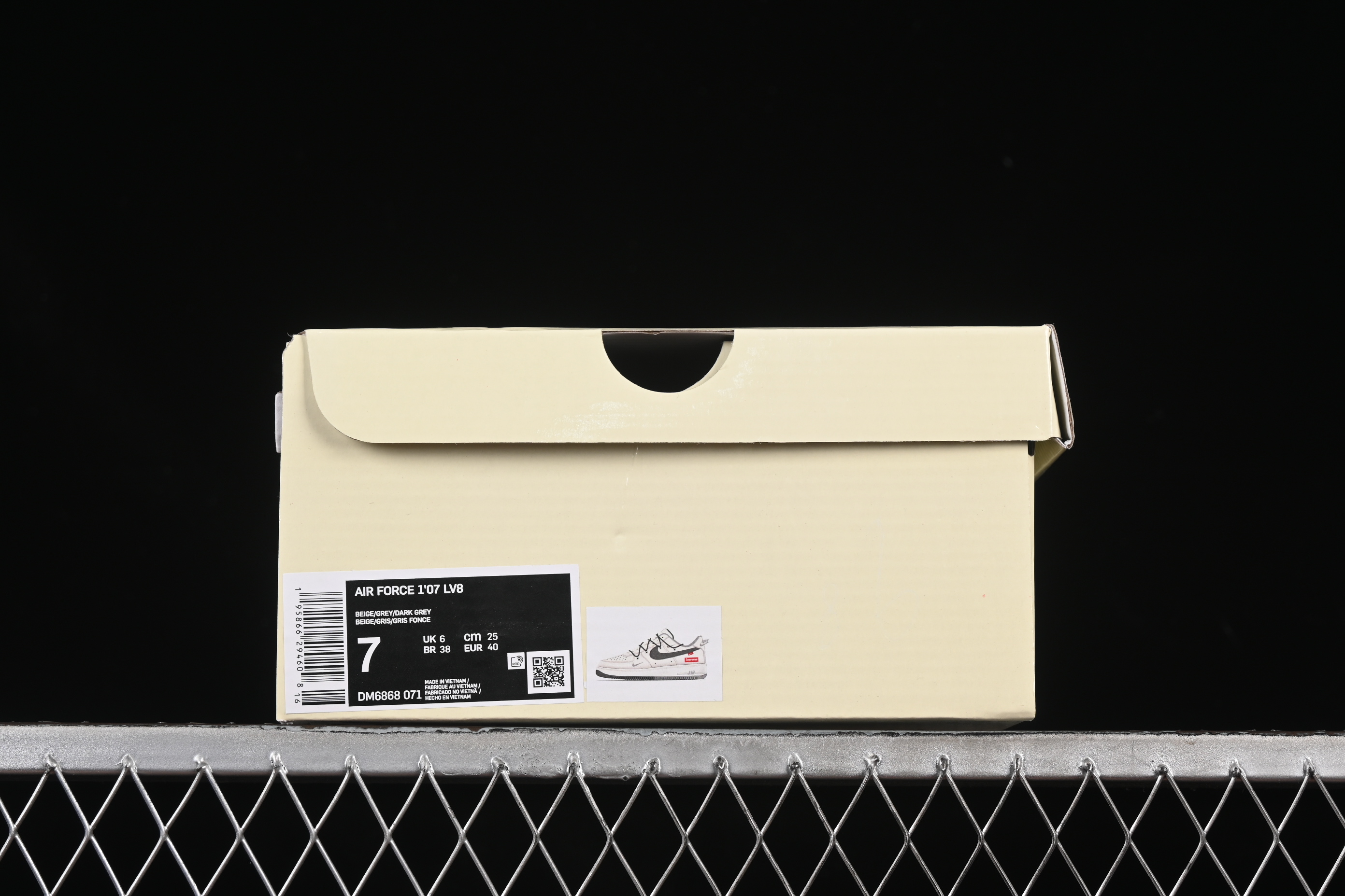 Nike Air Force 1 '07 Low Supreme Collaboration Dual-Tone Gray Lace-Up Casual Sneakers - DM6868-071