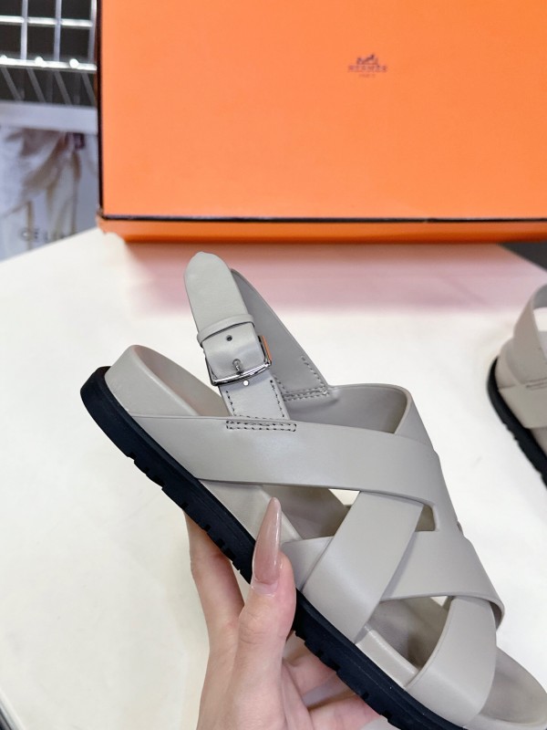 2025 Women Hermès Beige Leather Slippers