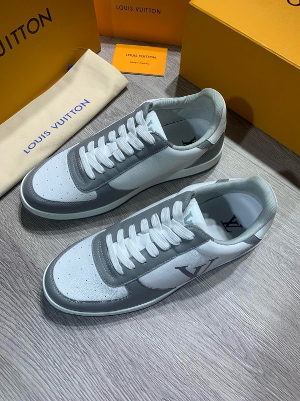 2024 Unisex Louis Vuitton White Grey Calfskin Leather Sneakers MJ00380