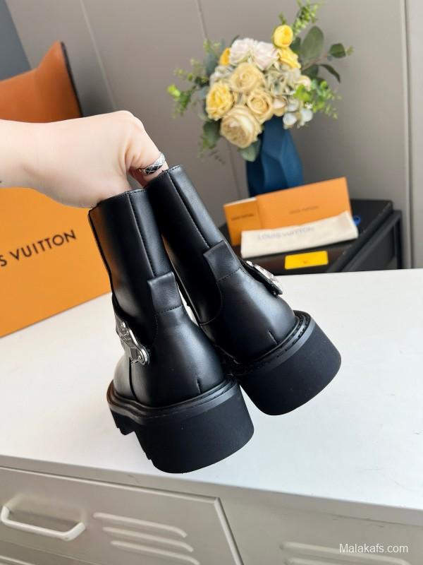 2024 Women Louis Vuitton Black Full Grain Calf Leather Ankle Boots MJ00310