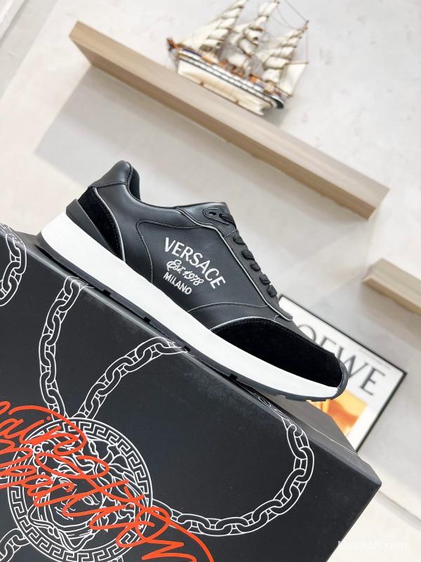 2025 Men VERSACE Black Leather Sneakers LY00320