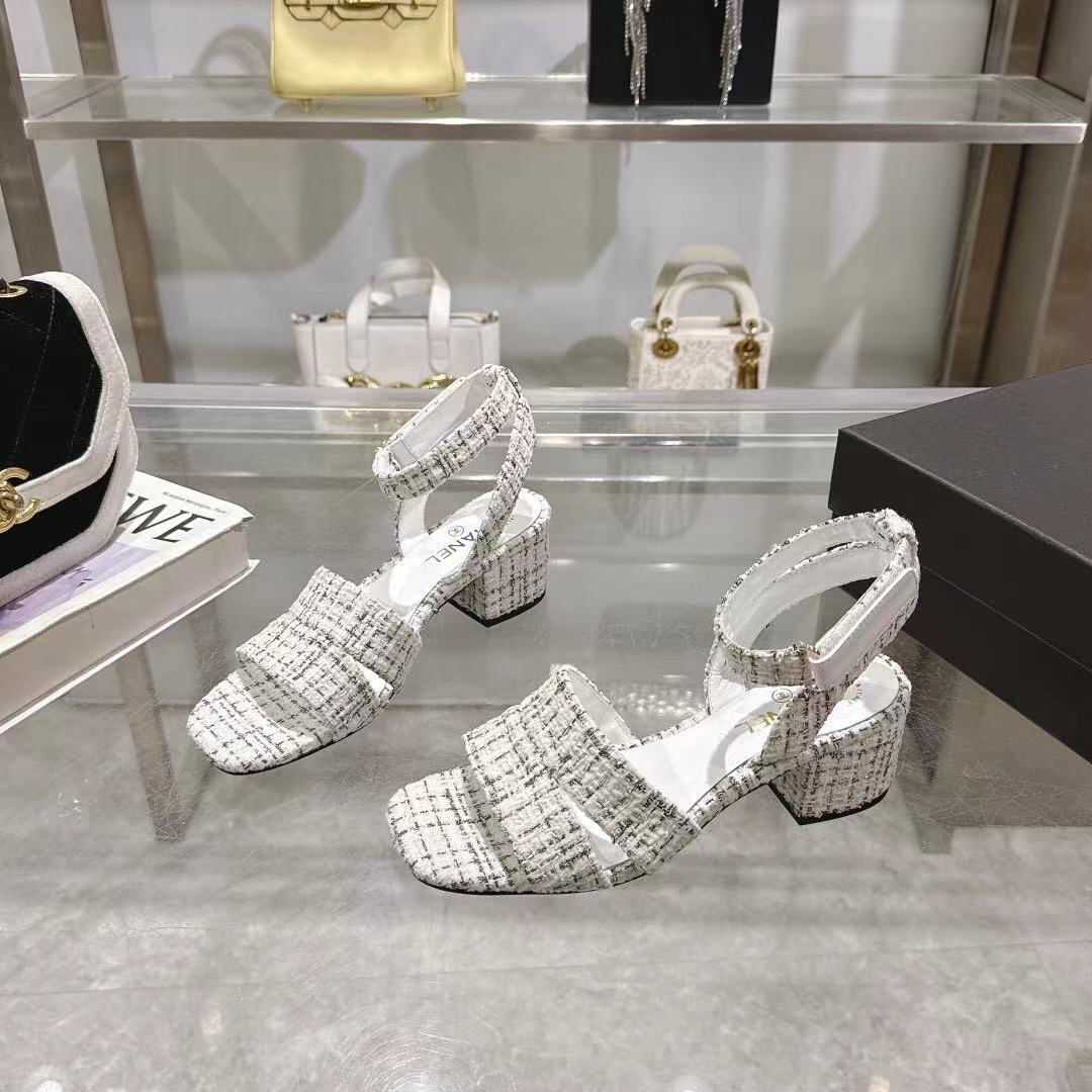 2025 Women Chanel White Black Tweed Leather Sandals LY00280