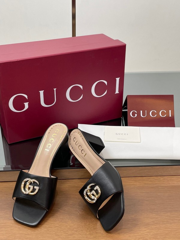 2025 Women Gucci Black Leather Slippers Crystal GG Buckle LY00280