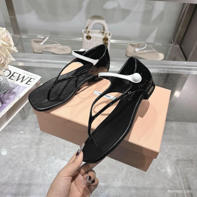 2025 Women Miu Miu Black Patent Leather T-strap Sandals With Contrast Strap KFY00289 (F)