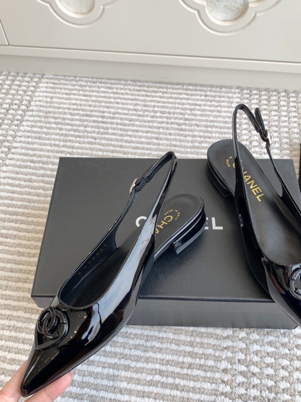 2025 Women Chanel Black Patent Leather Slingback Pumps KFY00300