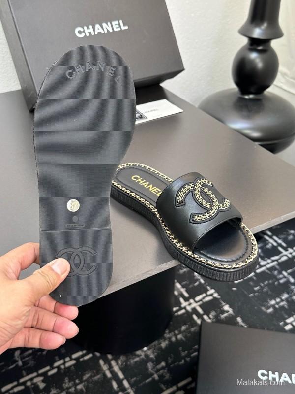 2025 Women Chanel Black Leather Slippers Chain Detail LY00320