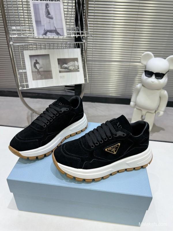 2025 Unisex Prada Black Suede Leather Sneakers KFY00310