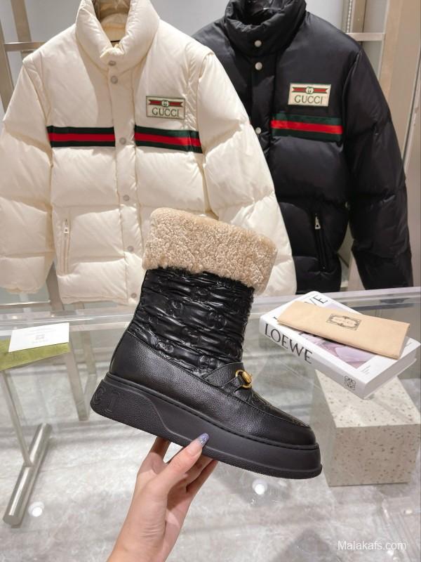 2024 Women Gucci Black Sheepskin Snow Boots Metallic Hardware MJ00420