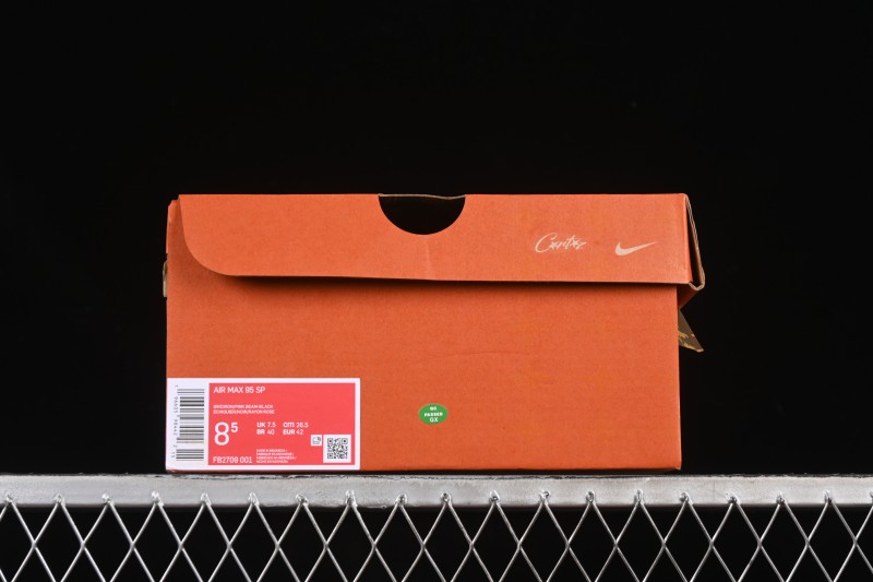 Nike Air Max 95 Retro Cushioned Running Shoes with Air-Sole Unit - FB2709-001