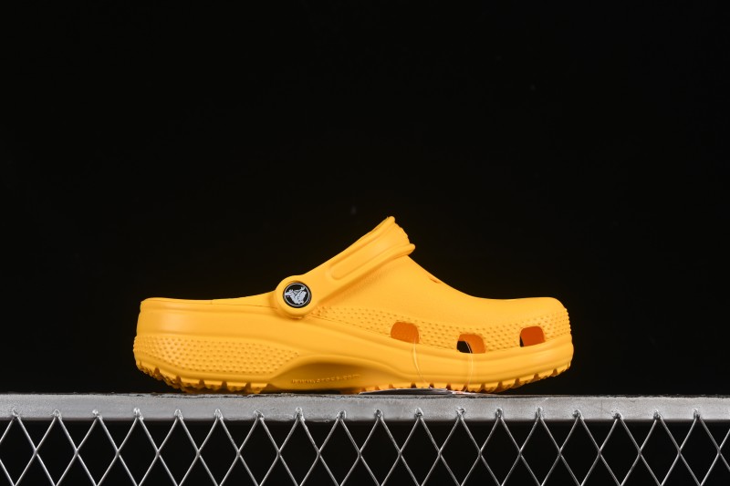 Crocs Classic Two-Way Beach Clog Sandals - B.D4