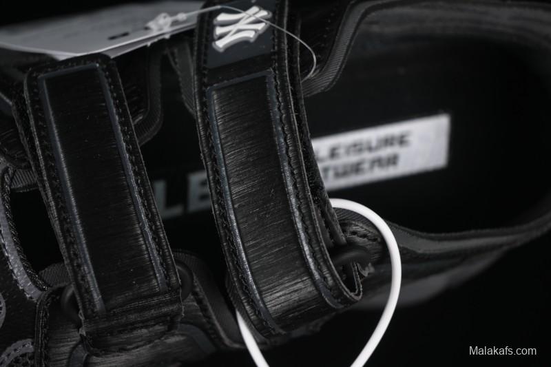 New York Yankees MLB Ace Runner Mask Jane Summer Casual Sandals - 3ASDACE5350BKS