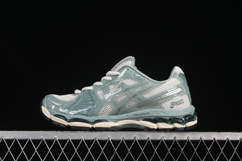 Asics Gel-Nimbus 12.1 Retro Breathable Cushioned Men's Running Shoes - 1203A675-100
