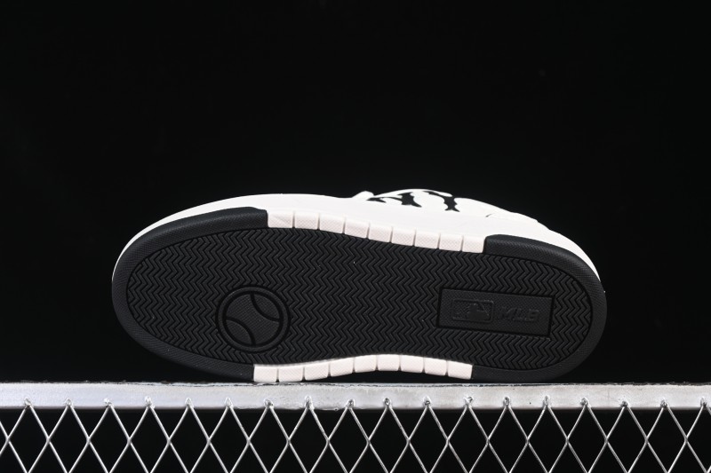 New York Yankees Bigball Chunky Embo Monogram Height Increasing Thick Sole Casual Sneakers - 3ASXE035N50CRL