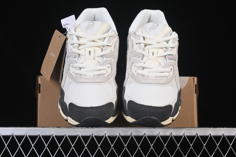Asics Gel-NYC Retro Running Shoes with Breathable Mesh and Suede Upper - 1203A383-111