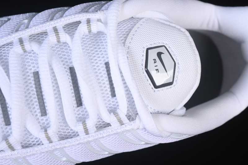 Nike Air Max Plus Retro Running Shoes with Air Cushion - 604133-139