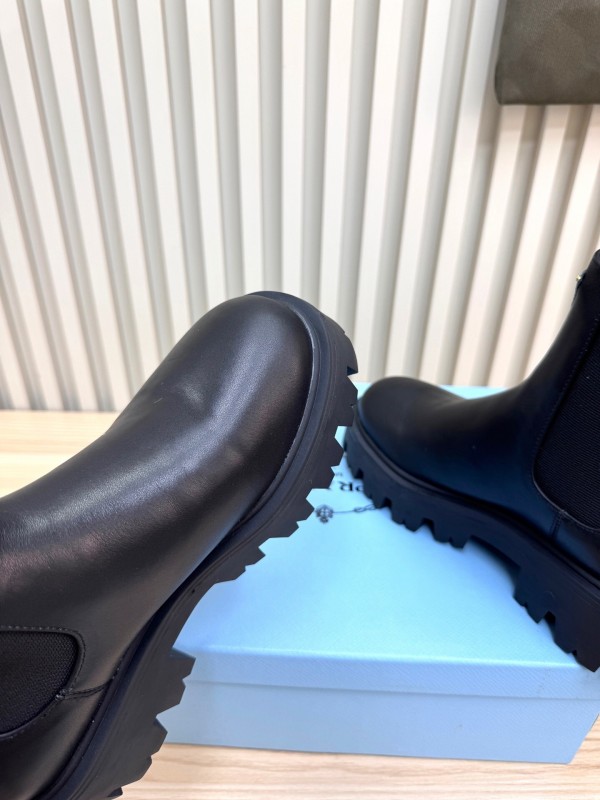 Prada 2025 SS Chunky Sole Ankle Boots - LY0340