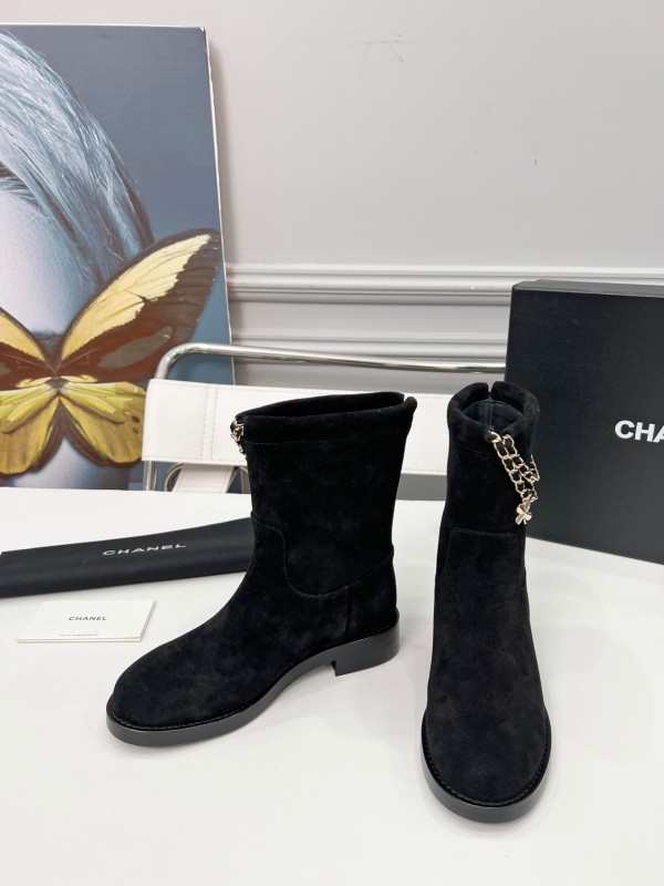Chanel 2025 SS Quilted Leather Chain CC Emblem Flat Ankle Boots - LY00400