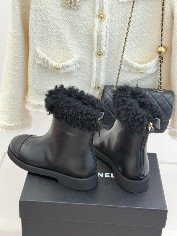 Chanel 25K Series Two-Tone CC Fur Snow Boots - KFY00300