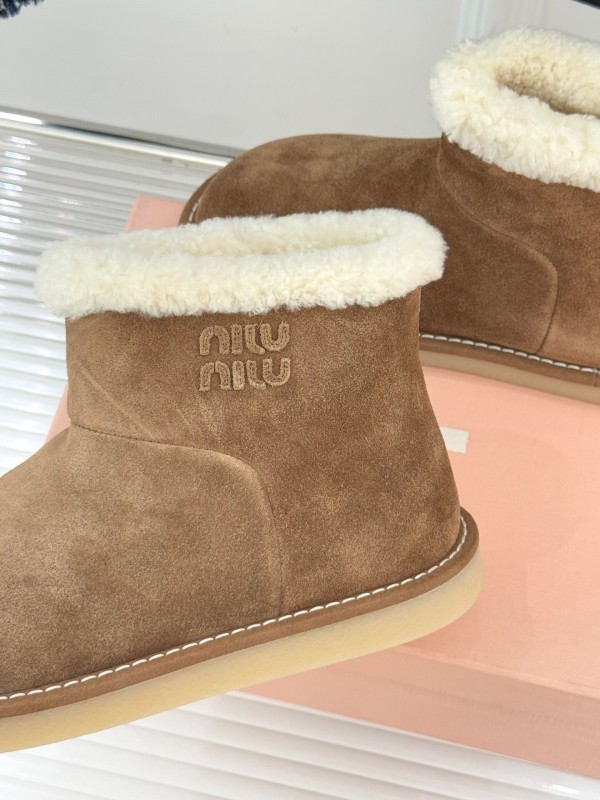 Miu Miu Retro Shearling Platform Snow Boots - KFY00300