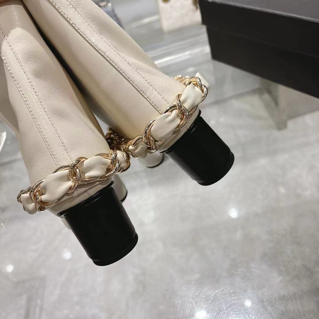 Chanel 2025 SS Runway Turn-Cuff Large Chain Block Heel Boots - LY00410