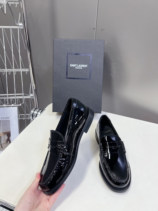 Saint Laurent Classic Loafer Flats - KFY00350