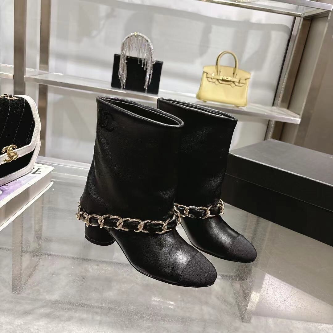 Chanel 2025/SS Chain Accent Block Heel Boots - LY00410