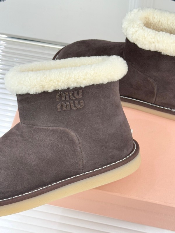 Miu Miu Retro Shearling Platform Snow Boots - KFY00300