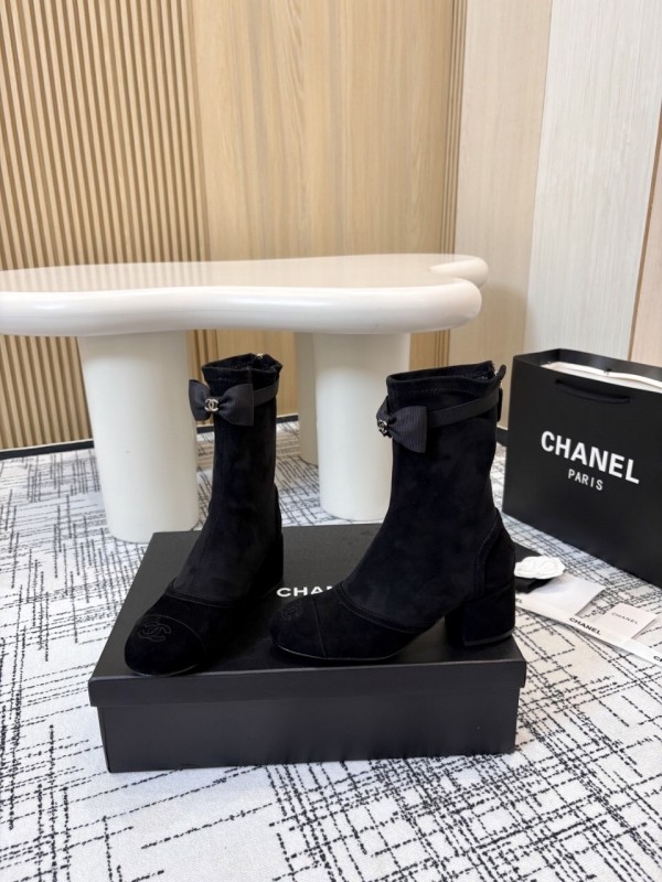 Chanel Classic Chunky Heel Back Zip Ankle Boots - LY00320